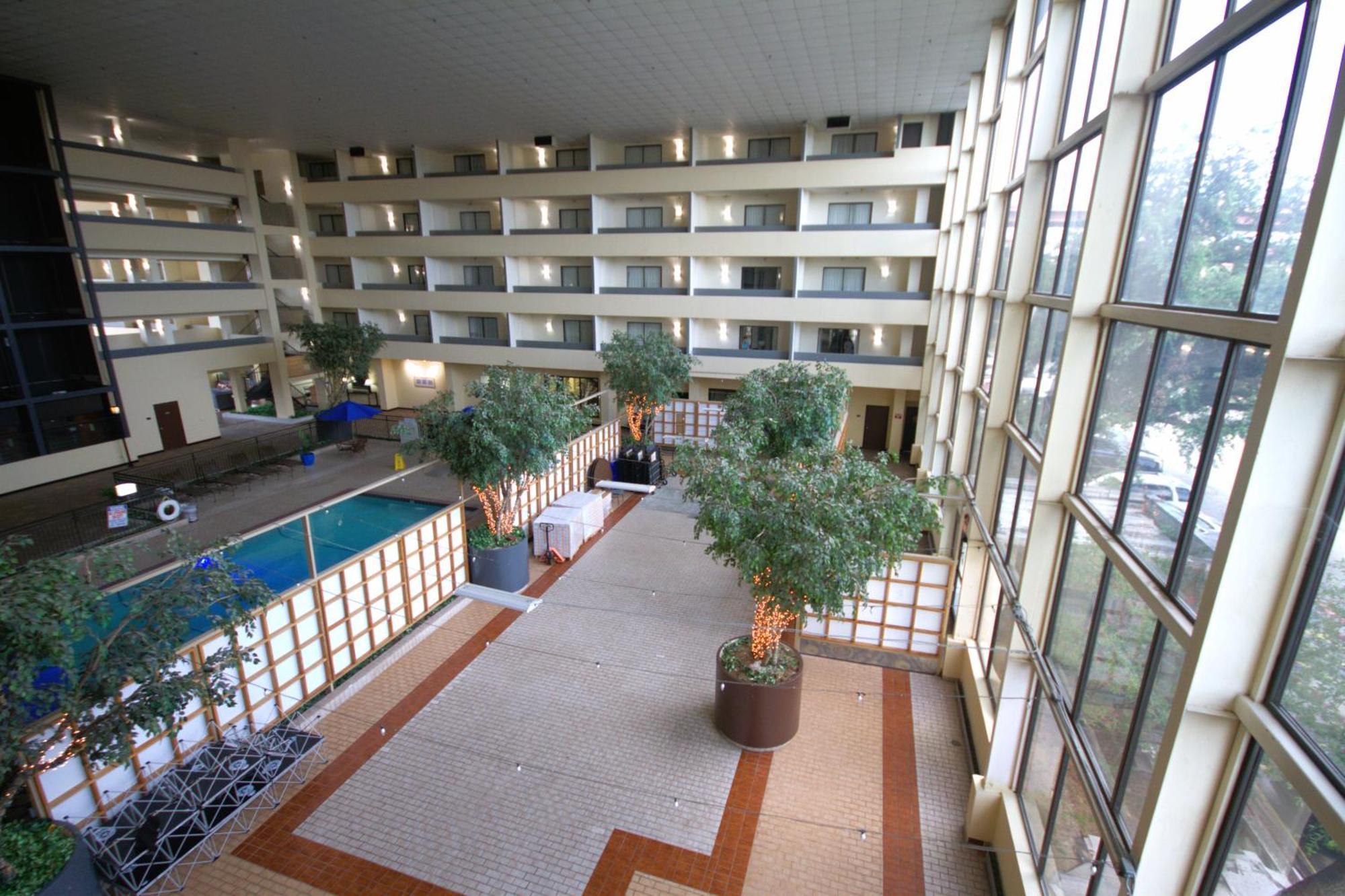 เอเทรียม โฮเต็ล แอนด์ สวีท ดีเอฟดับเบิลยู แอร์พอร์ต Hotel เออร์วิง ภายนอก รูปภาพ