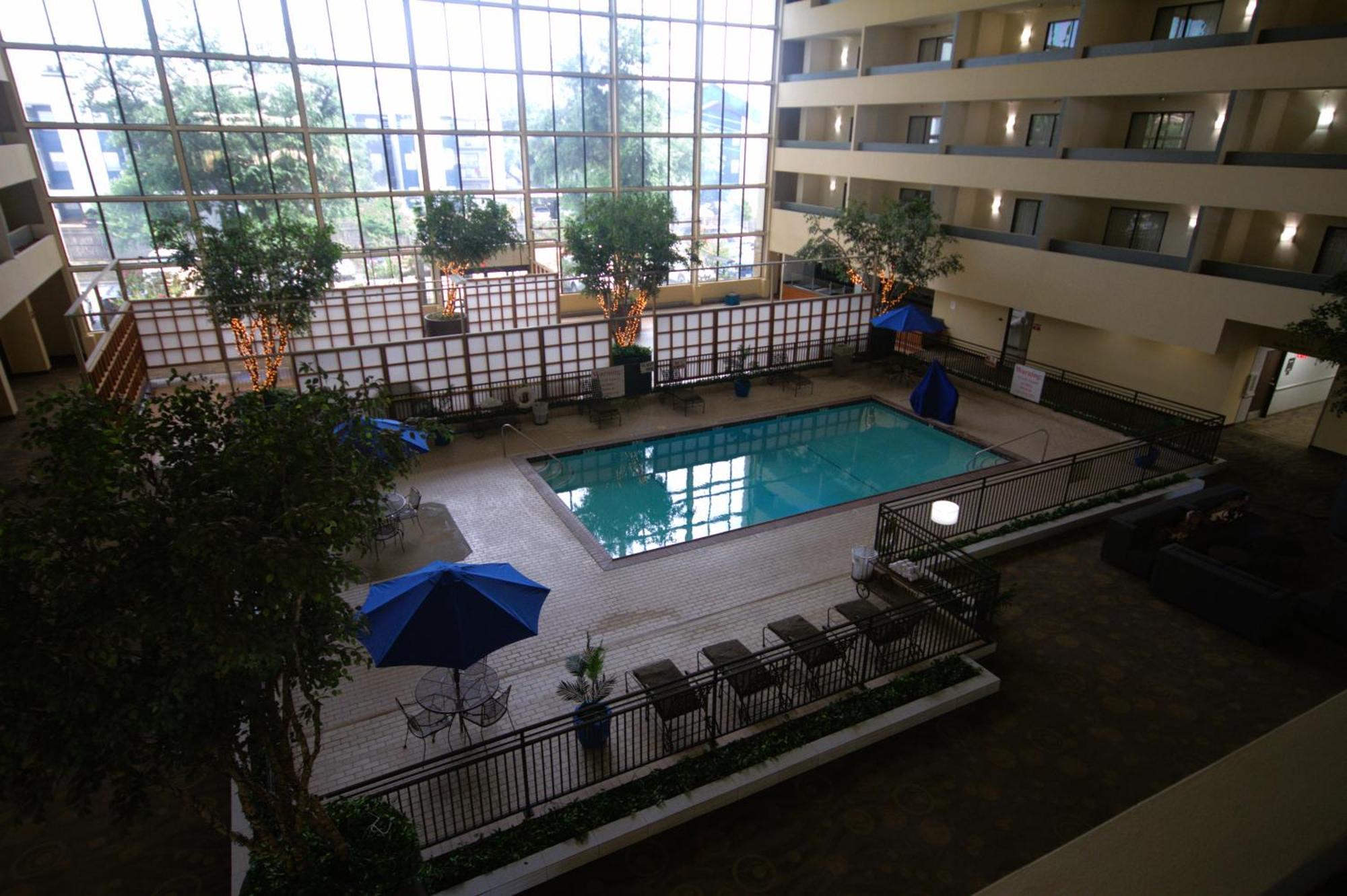 เอเทรียม โฮเต็ล แอนด์ สวีท ดีเอฟดับเบิลยู แอร์พอร์ต Hotel เออร์วิง ภายนอก รูปภาพ