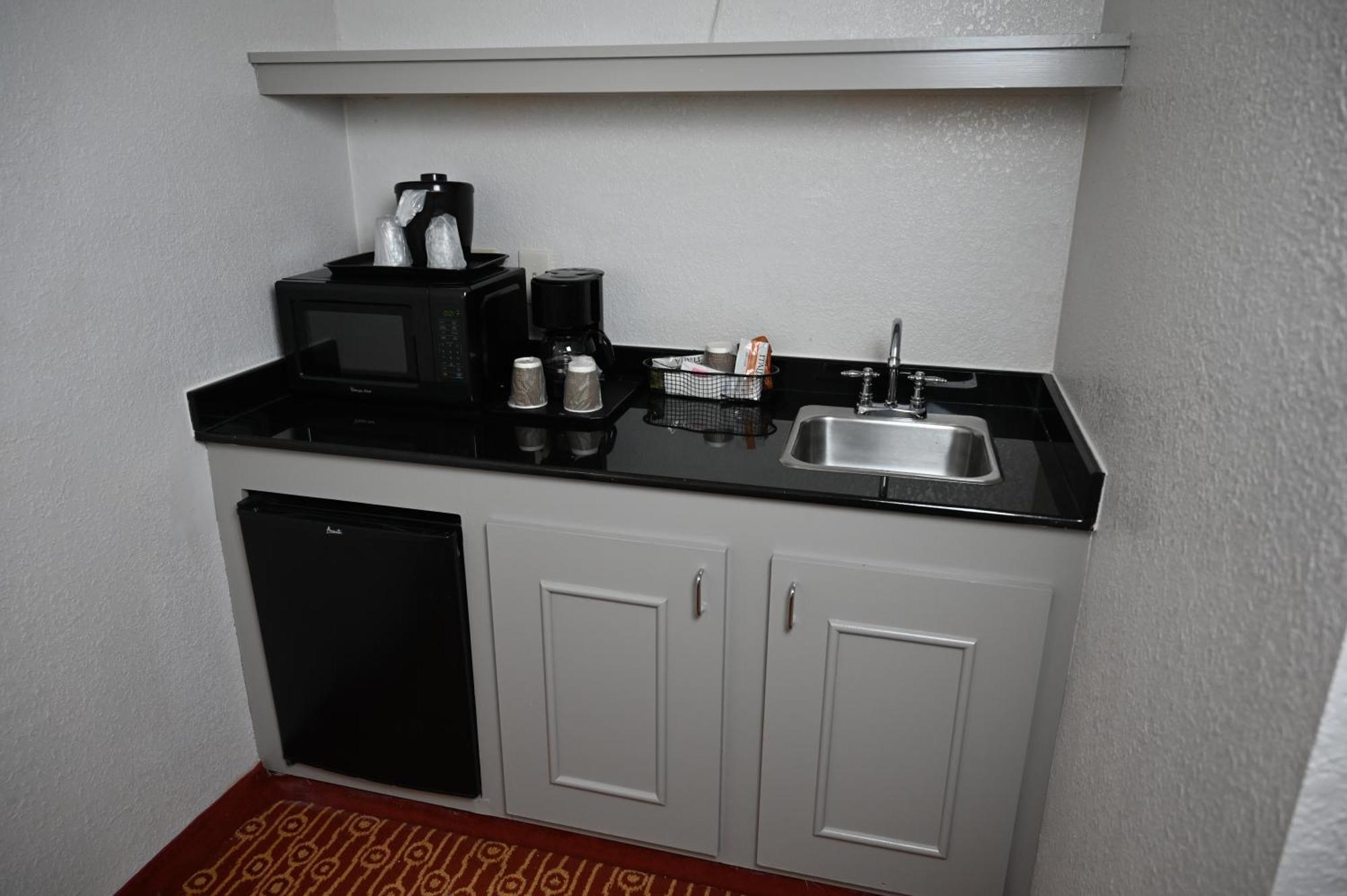 เอเทรียม โฮเต็ล แอนด์ สวีท ดีเอฟดับเบิลยู แอร์พอร์ต Hotel เออร์วิง ภายนอก รูปภาพ