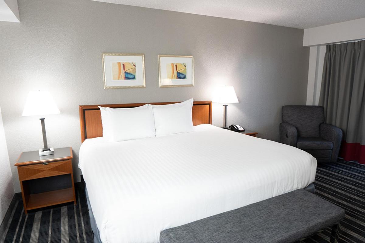เอเทรียม โฮเต็ล แอนด์ สวีท ดีเอฟดับเบิลยู แอร์พอร์ต Hotel เออร์วิง ภายนอก รูปภาพ